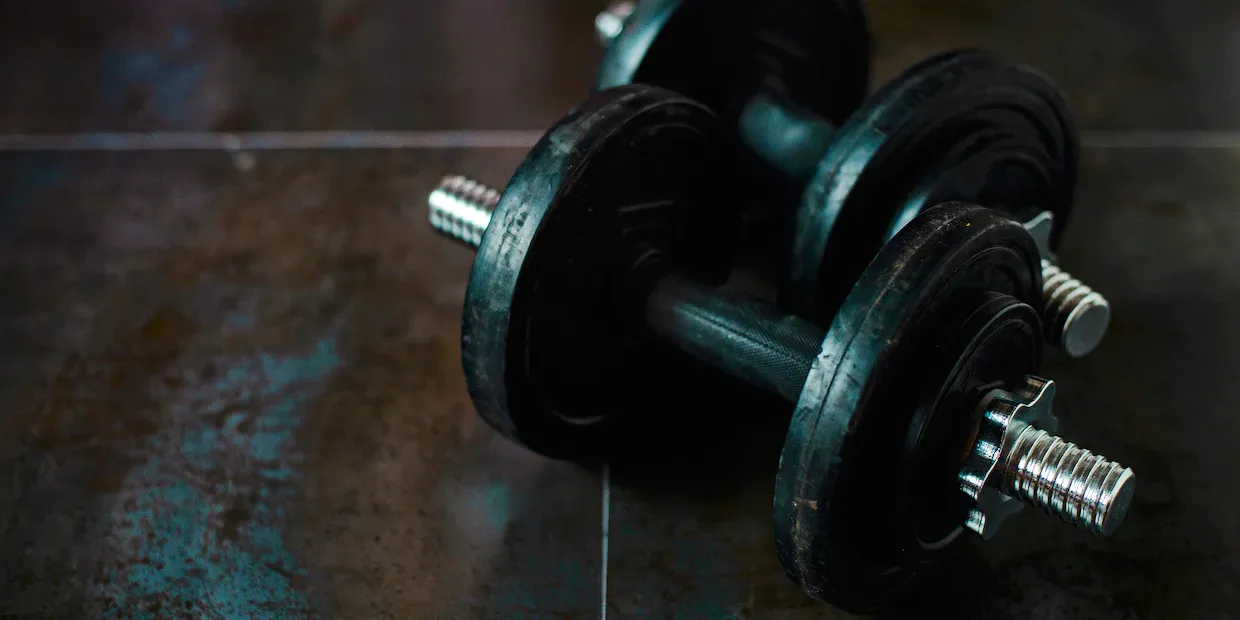 Do These 3 Home Workouts With Adjustable Dumbbells and You'll Be in Great Shape